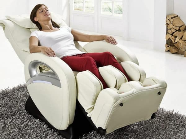 El sillón de masaje ofrece una relajación similar a un masaje de fisioterapia